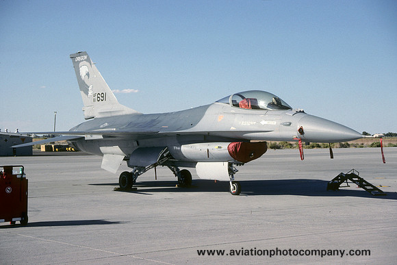 USAF Oregon Air National Guard 114th Tactical Training Fighter Squadron GD F-16A Fighting Falcon 81-0691 (1991)