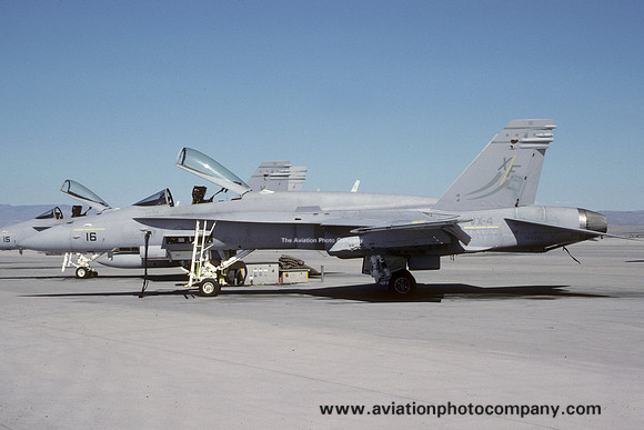US Navy VX-4 McDonnell Douglas F/A-18C Hornet 164221/XF-16 (1991)
