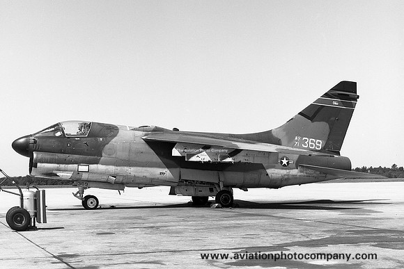 USAF Ohio Air National Guard 166th Tactical Fighter Squadron LTV A-7D 71-0369 (1975)