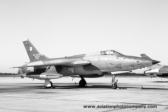 USAF New Jersey Air National Guard 141st Tactical Fighter Squadron Republic F-105B Thunderchief  57-5797(1975)