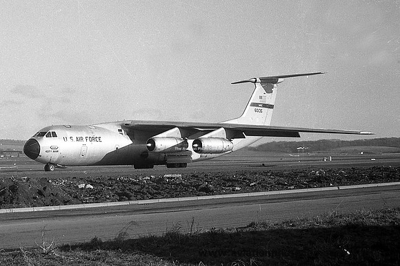 USAF 437th Military Airlift Wing Lockheed C-141A Starlifter 66-0135 (1971)