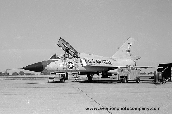 USAF 84 FIS Convair F-106B Delta Dart 57-2521 (1975)