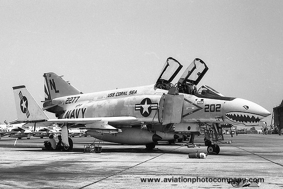 US Navy VF-111 McDonnell F-4N Phantom 152277/NL-202 (1975)