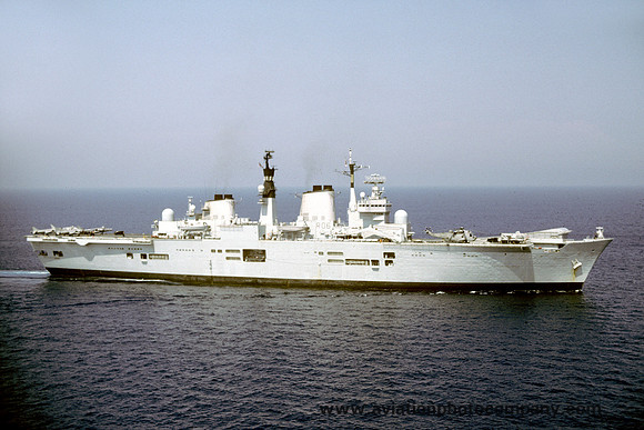 Royal Navy HMS Illustrious (R06) (1995)