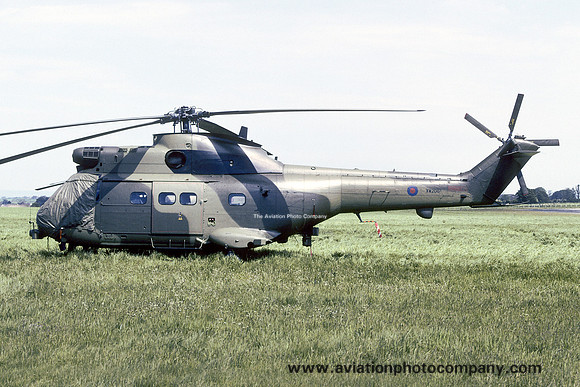 RAF 33 Squadron Westland Puma HC.1 XW206 (1998)