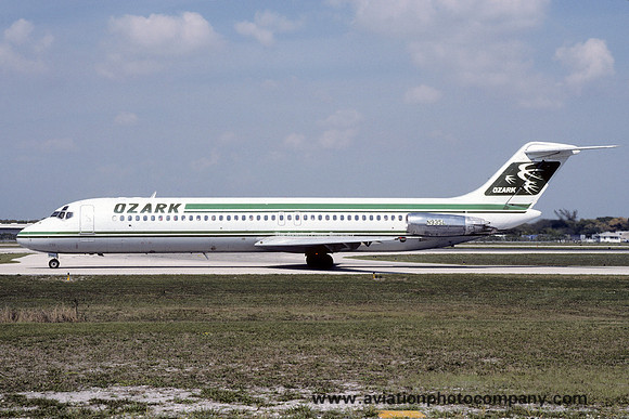 Ozark Airlines Douglas DC-9-41 N935L (1986)