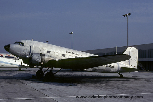 Bo-S-Aire Douglas C-47A N3BA (1982)