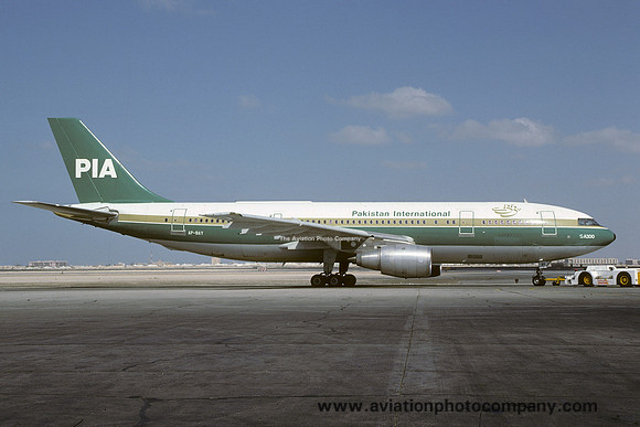 PIA Pakistan International Airlines Airbus A300B4-203 AP-BAY (1984)