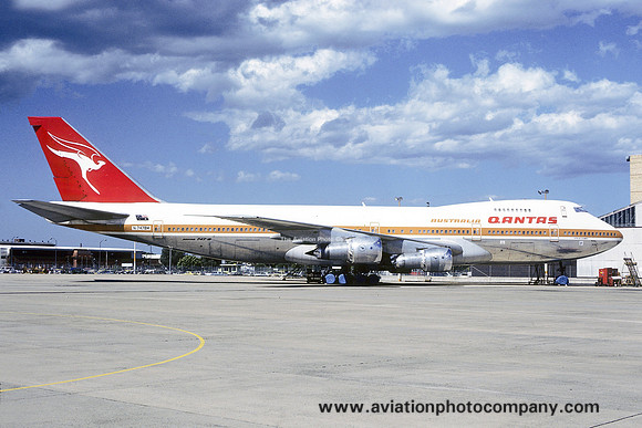 Qantas Boeing 747-238B N747BM (1985)