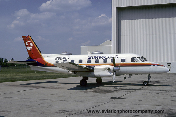 Simmons Airlines Embraer Bandeirante N90427 (1985)