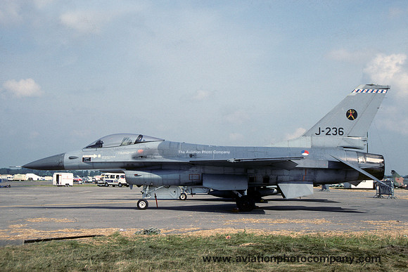 Dutch Air Force 323 Squadron GD F-16A Fighting Falcon J-236 (1991)