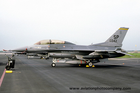 USAF 52 TFW 81 TFS General Dynamics F-16D Fighting Falcon 86-0042/SP (1988)