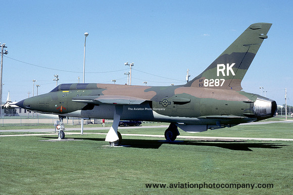 USAF Republic F-105F Thunderchief 63-8287/RK displayed at Chanute AFB (1988)