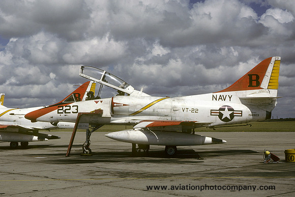 US Navy VT-22 Douglas TA-4J Skyhawk 156903/B-223 (1983)