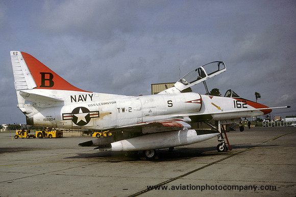 US Navy TW-2 Douglas TA-4J Skyhawk 156904/B-162 (1989)