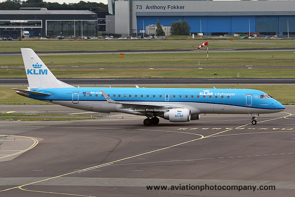 KLM Cityhopper Embraer ERJ-190 PH-EXD (2015)