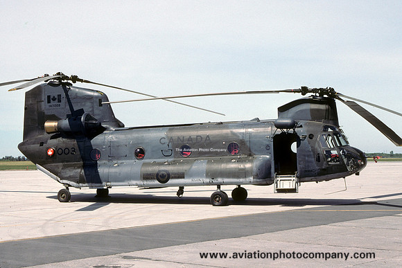 Canadian Air Force 450 Squadron Vertol CH-147/CH-47C 147003 (1991)