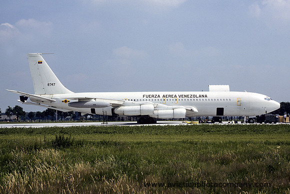 Venezuelan Air Force Boeing KC-137A 8747 (1991)