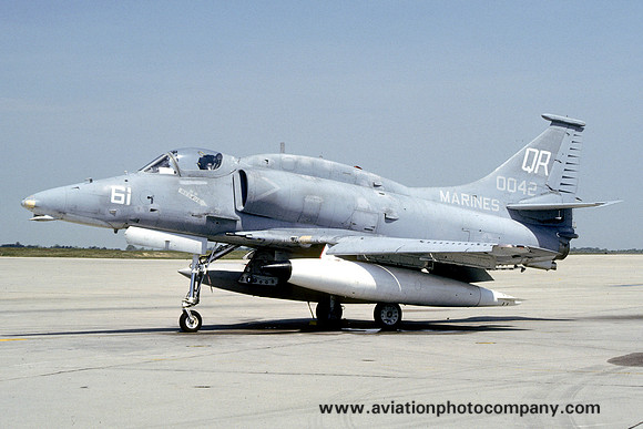 US Marines VMA-322 Douglas A-4M Skyhawk 160042/QR-61 (1984)