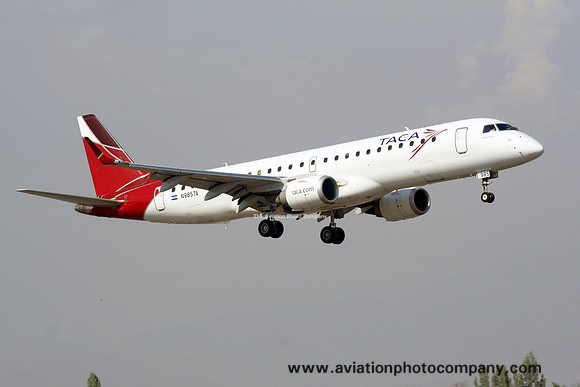 TACA Embraer ERJ-190 N985TA at Santiago IAP (2011)