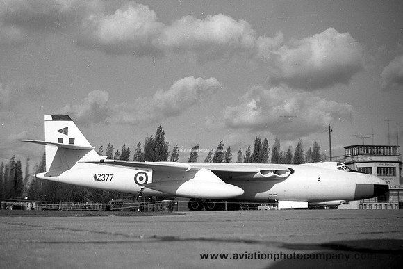 RAF 90 Squadron Vickers Valiant B.1 WZ377 (1959)