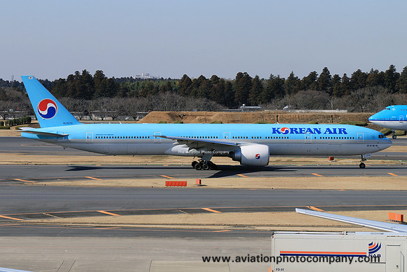 Korean Air Boeing 777-300ER HL8274 (2015)