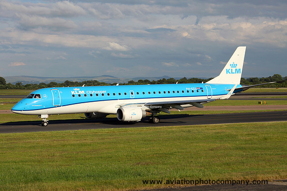 KLM Cityhopper Embraer ERJ-190 PH-EZL at Manchester (2017)