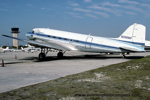Chief Tariri Douglas DC-3 N200MF (2001)