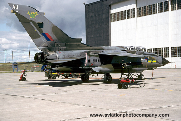 RAF 9 Squadron Panavia Tornado GR.1 ZD851/AJ (1998)