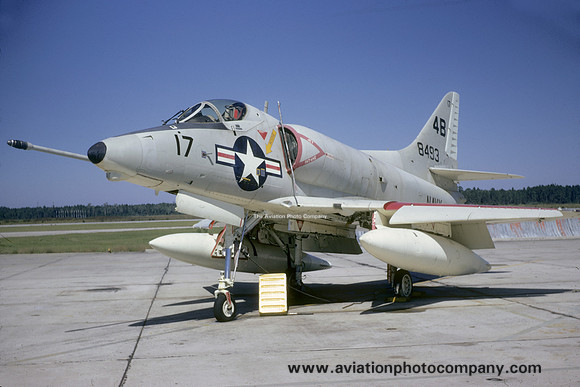US Navy VT-86 Douglas A-4C Skyhawk 148493/4B-17 (1971)