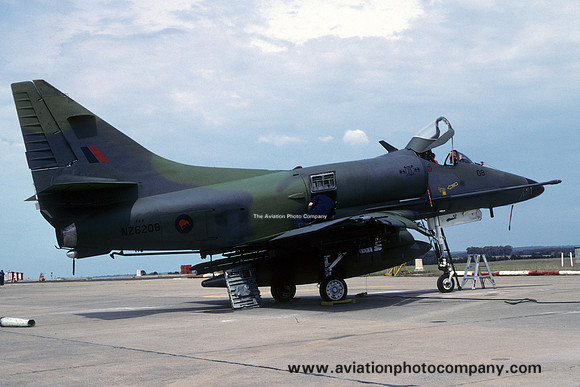RNZAF 75 Squadron Douglas A-4K Skyhawk NZ6208 (1991)