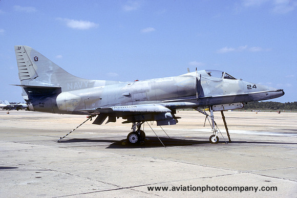 US Navy VF-43 Douglas A-4E Skyhawk 151118/24 (1986)