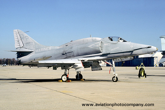 US Marines VMA-124 Douglas A-4M Skyhawk 151050/QP-7 (1986)