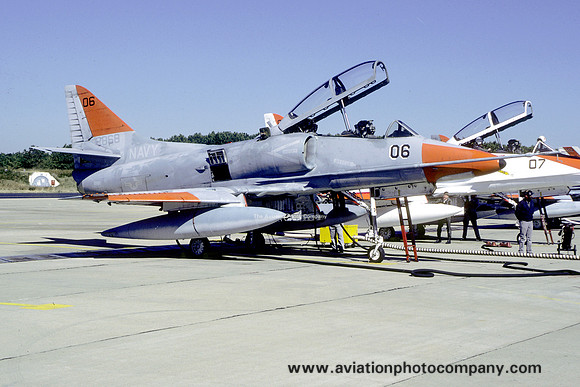 US Navy USNTPS Douglas TA-4J Skyhawk 152868/06 (1985)