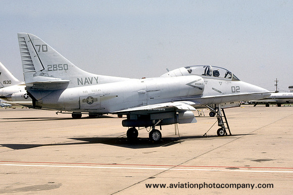 US Navy NAS Dallas Douglas TA-4J Skyhawk 152850/7D-02 (1986)