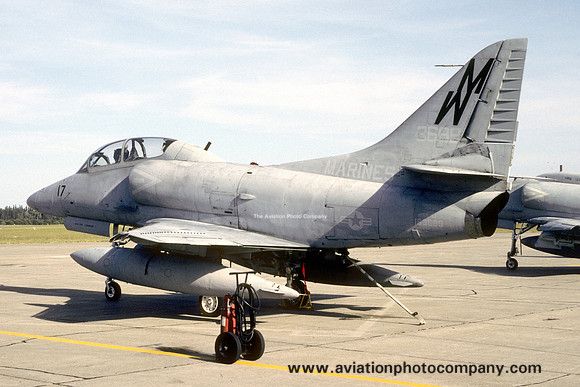 US Marines H&MS-42 Douglas TA-4J Skyhawk 153869/MW-17 (1987)