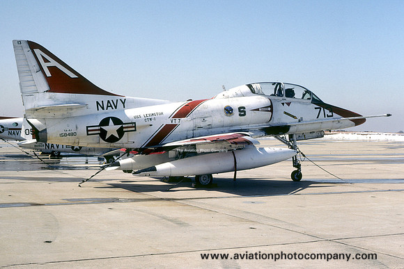 US Navy VT-7 Douglas TA-4J Skyhawk 158480/A-713 (1983)