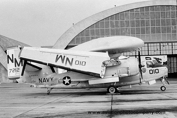 US Navy RVAW-110 Grumman E-1B Tracer 147212/NM-010 (1975)