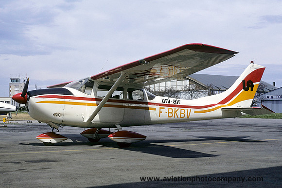 Uni Air Cessna 182 F-BKBV (1973)