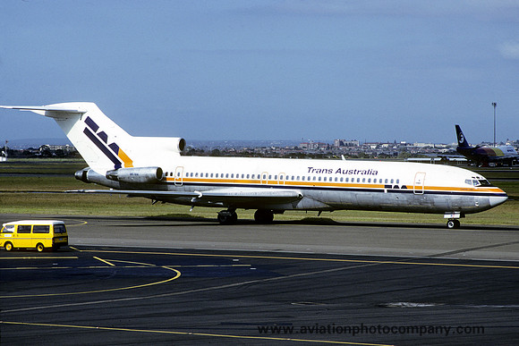 TAA Trans Australia Airlines Boeing 727-200 VH-TBH (1986)