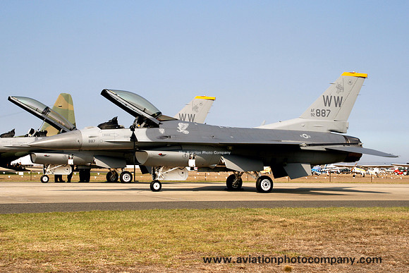 USAF 35 FW 14 FS General Dynamics F-16C Fighting Falcon 92-3887/WW at Avalon (2007)