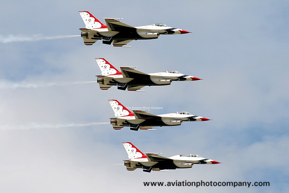 USAF Thunderbirds General Dynamics F-16s at RIAT Fairford (2007)