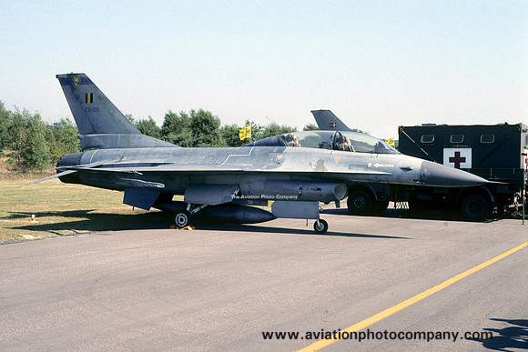 Belgian Air Force OCU GD F-16B Fighting Falcon FB-09 (1991)