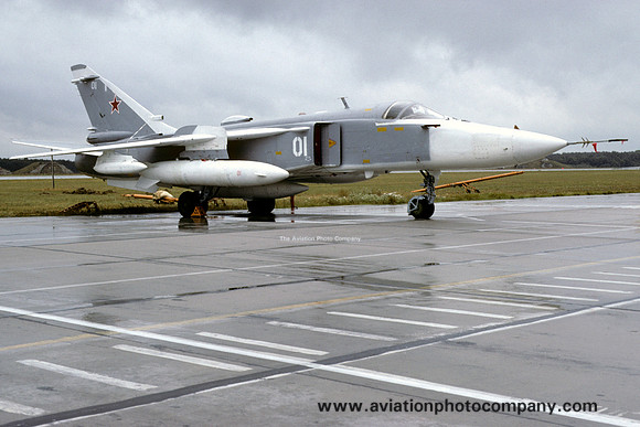 Soviet Air Force 11 VR Sukhoi Su-24MR Fencer "01" (1991)