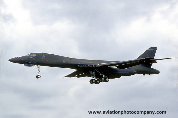 USAF 384 BW Rockwell B-1B Lancer 86-0124 (1988)