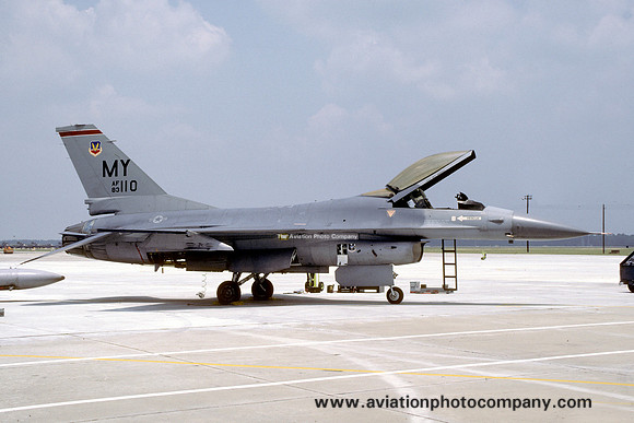 USAF 347 TFW 68 TFS GD F-16A Fighting Falcon 83-1110/MY (1987)