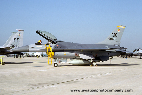 USAF 56 TTW 61 TFTS GD F-16A Fighting Falcon 78-0042/MC (1987)