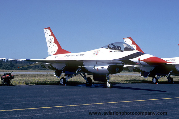 USAF Thunderbirds GD F-16A Fighting Falcon 81-0667/4 (1986)