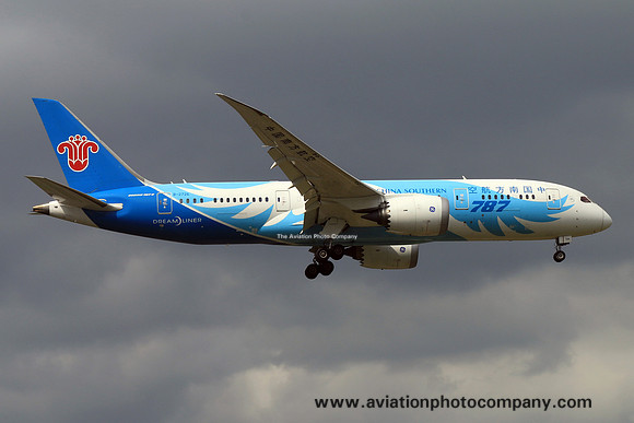 China Southern Airlines Boeing 787-8 B-2726 (2017)
