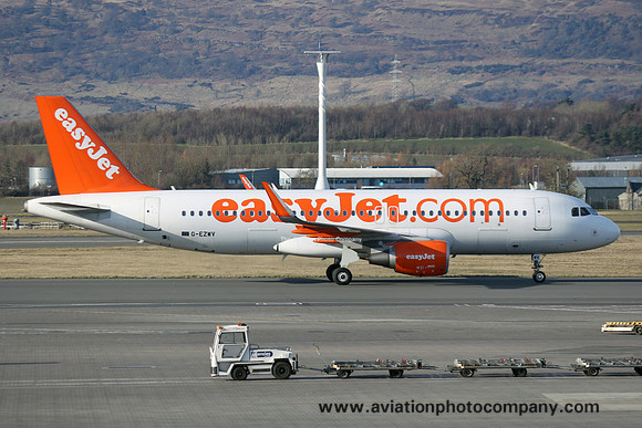 easyJet Airbus A320-200 G-EZWV (2016)